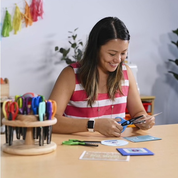 Kraft Edgers with Rotating Hardwood Rack, Decorative Scissors, Assorted, 23-pc - Picture 5 of 12